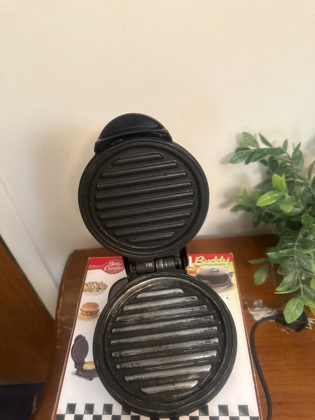 Betty Crocker Mini Grill - photo 2