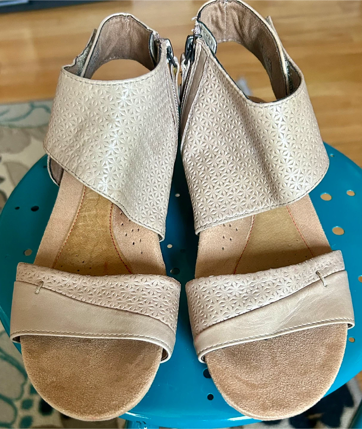 Beige Wedge Sandals - photo 5