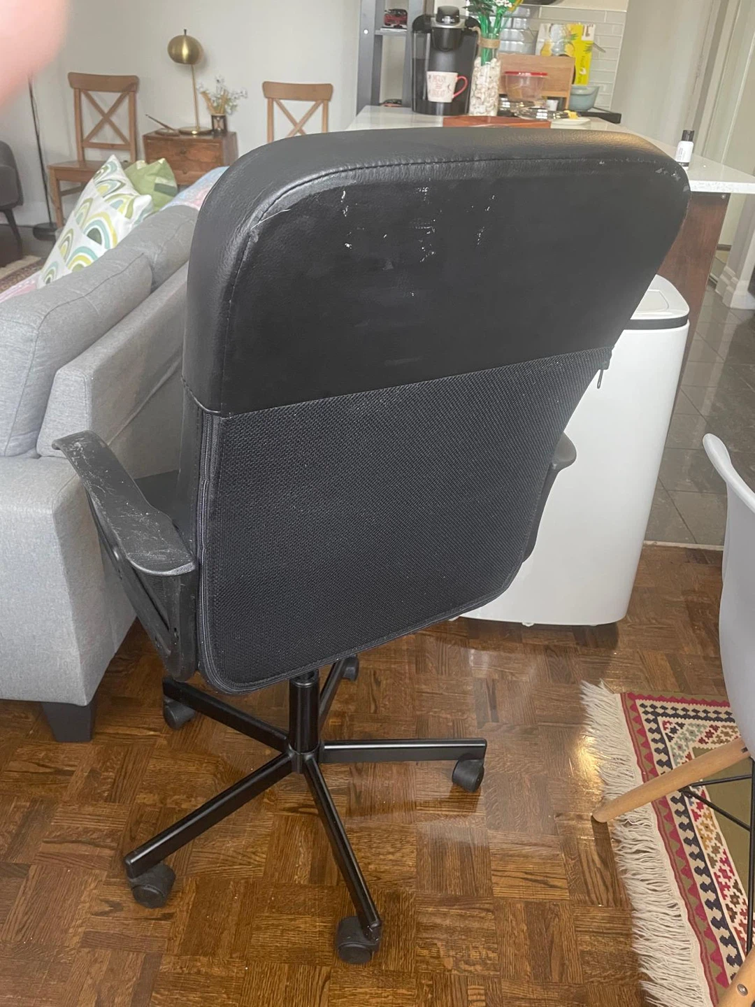 Black Office Chair - photo 2
