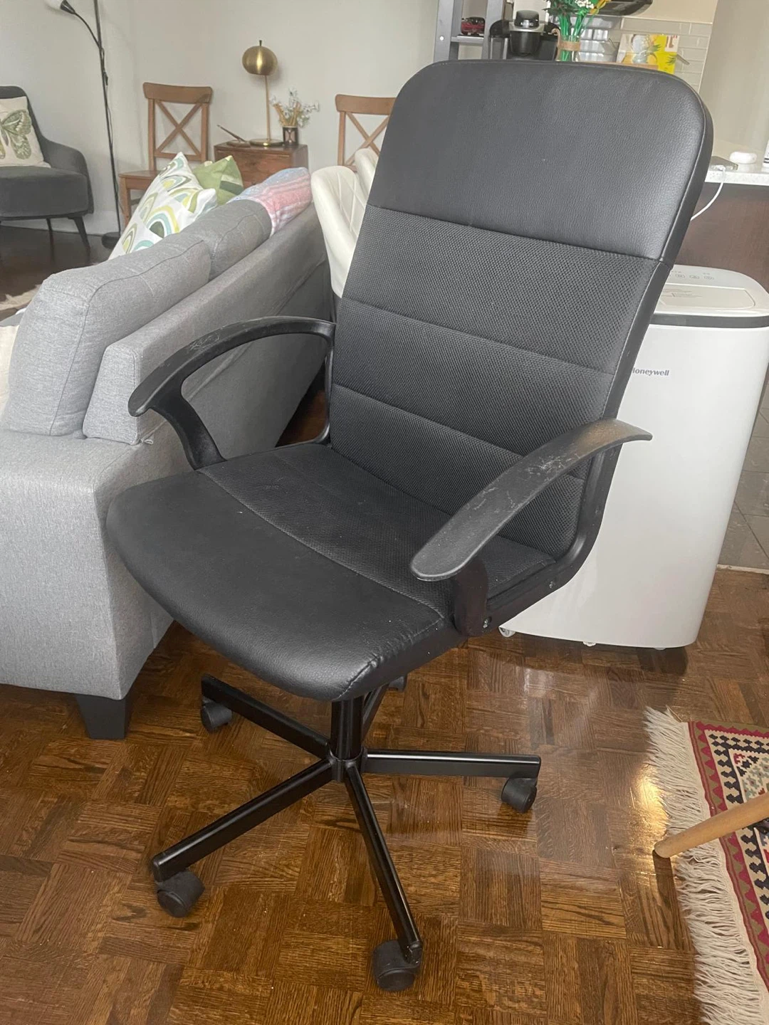 Black Office Chair - photo 3