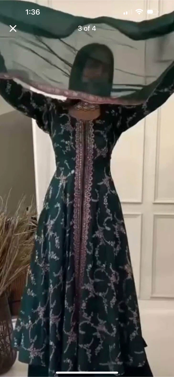 Women's Embroidered Kurti and Dupatta Set - photo 2