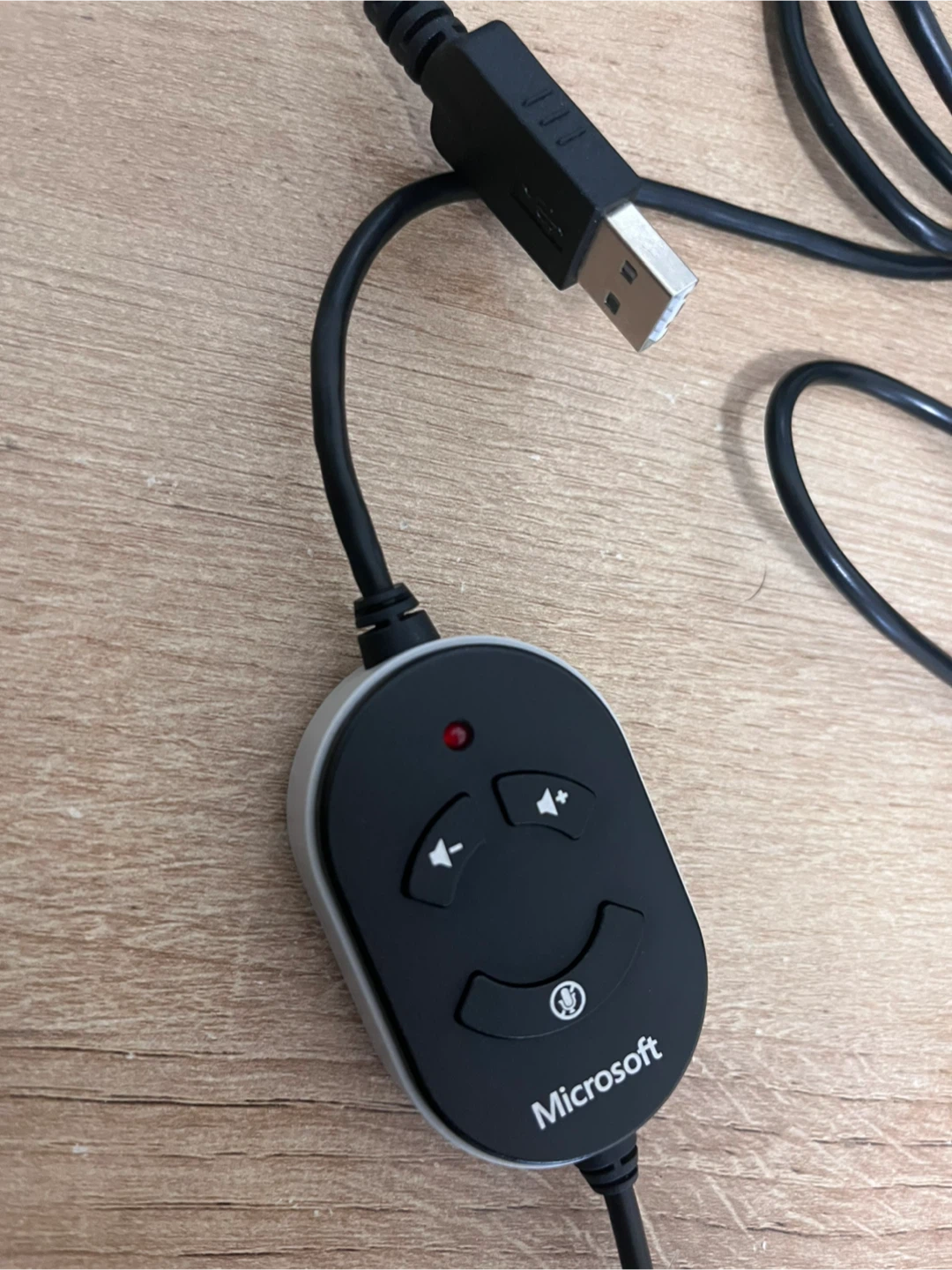 Microsoft Stereo Headset with Inline Mic and Volume Control - photo 3