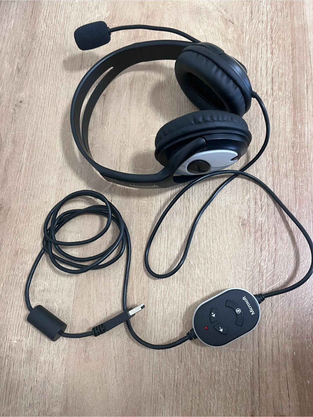 Microsoft Stereo Headset with Inline Mic and Volume Control