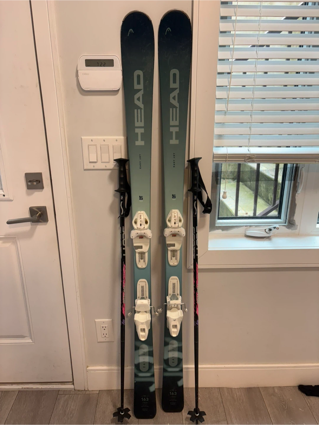 HEAD Easy Joy Skis with Poles - 163cm