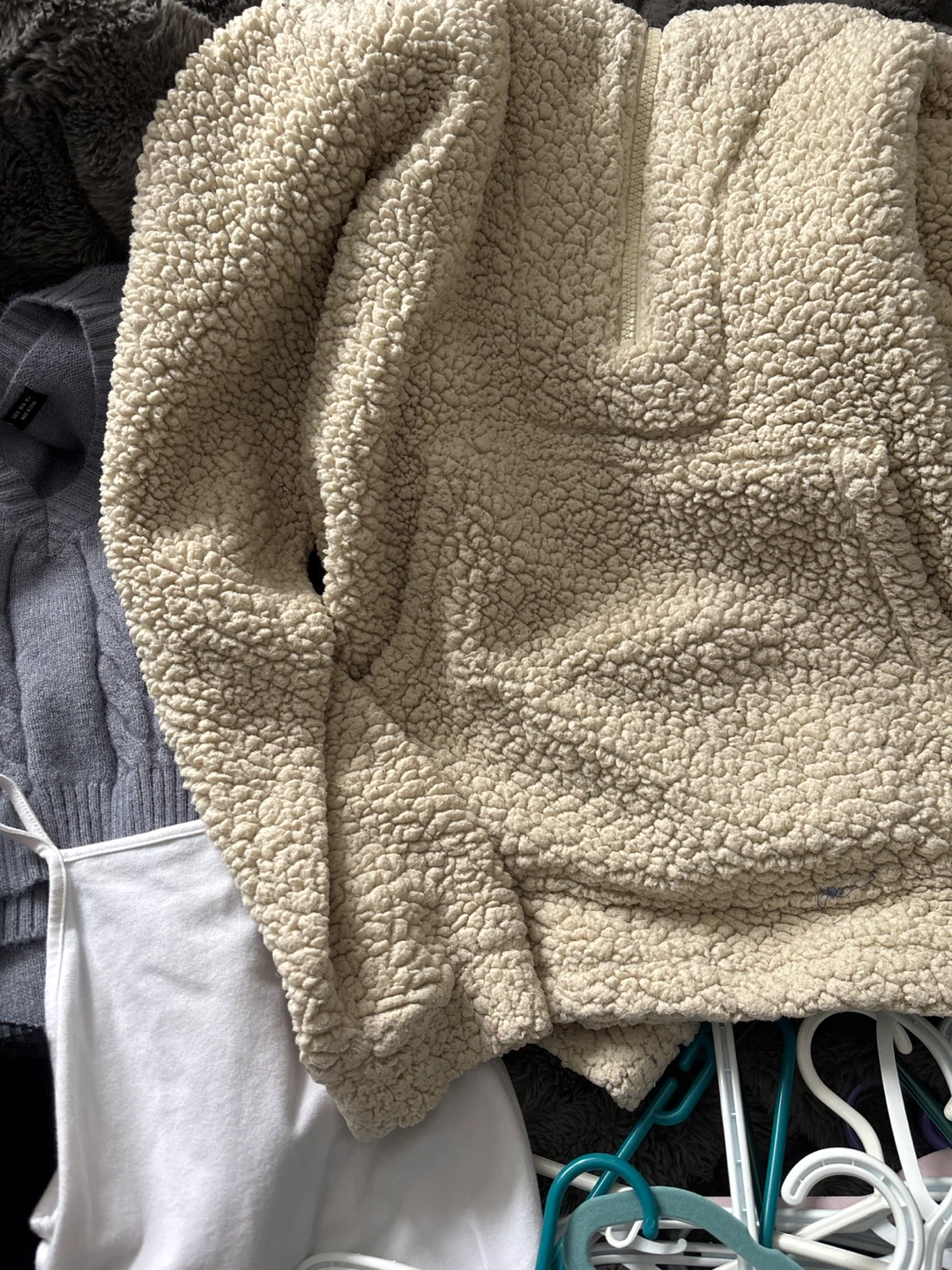 Clothing lot - photo 4