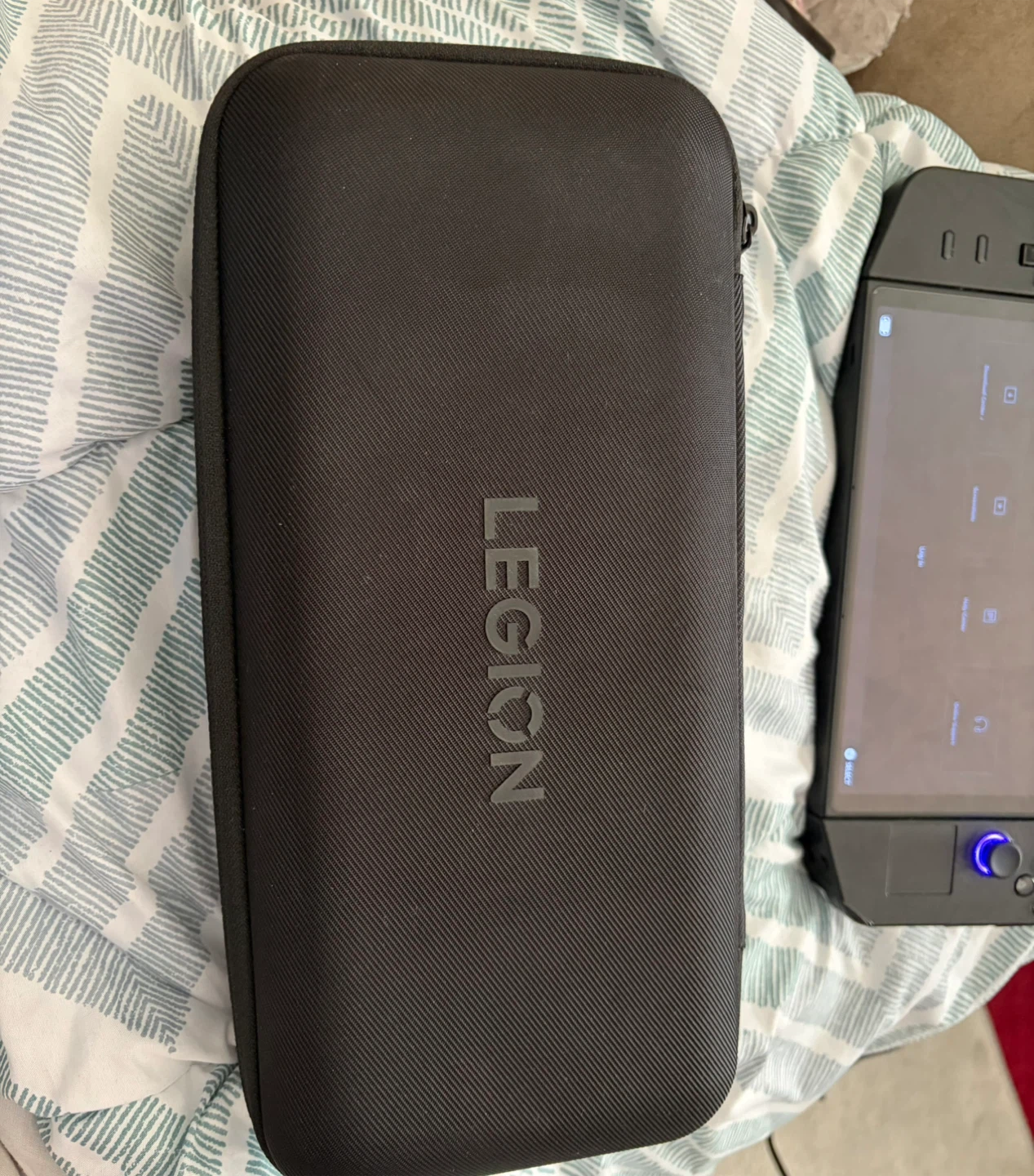 Lenovo Legion Go - photo 3