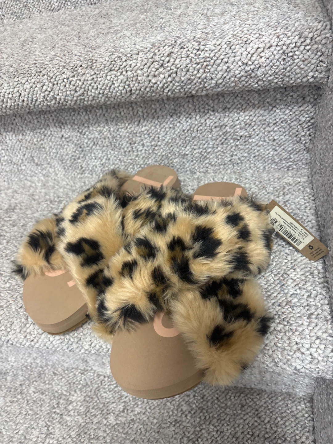 Women's Leopard Print Faux Fur Slippers - Size Medium - photo 2