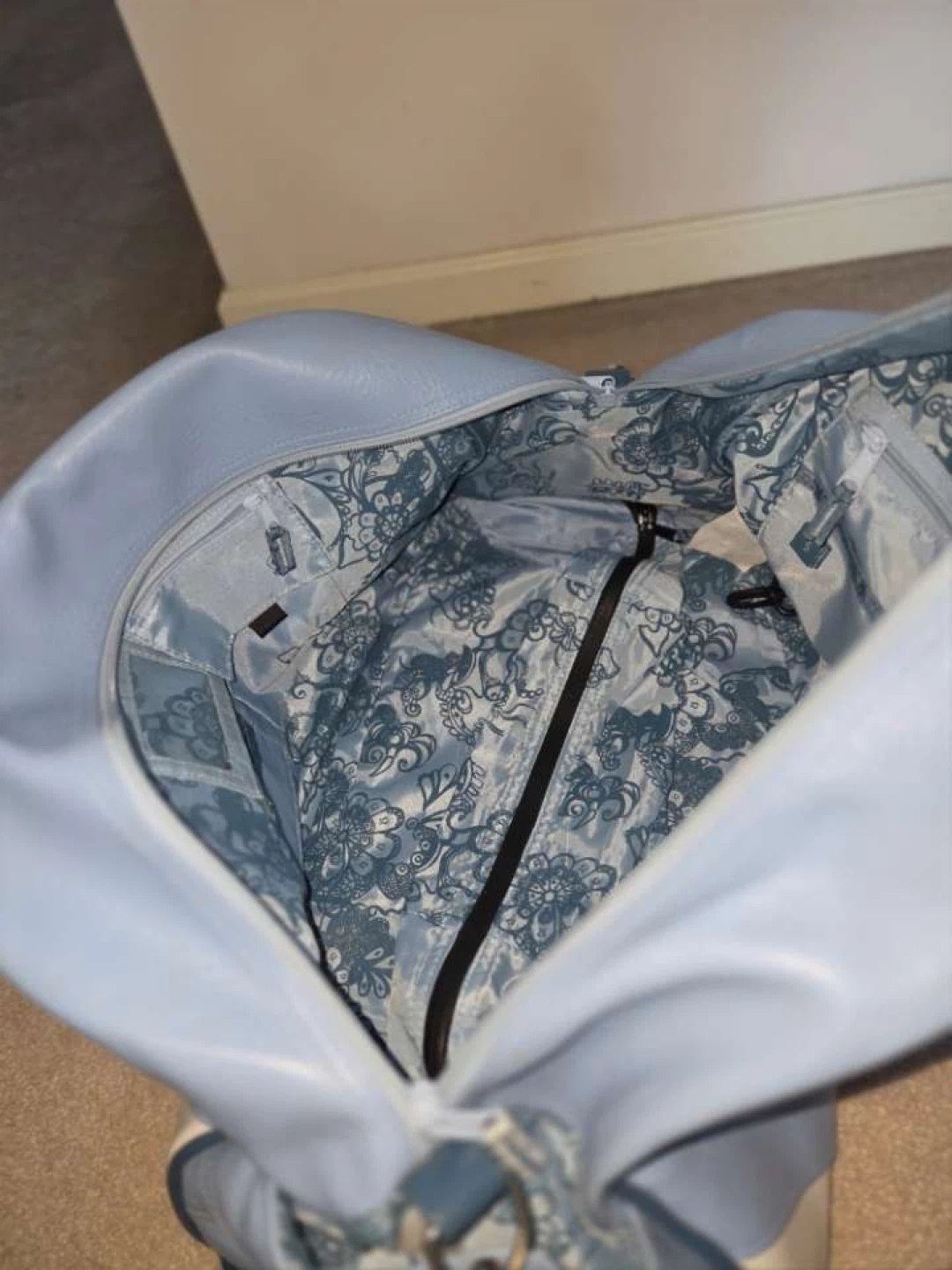 Lululemon Athletica Duffle Bag - photo 3