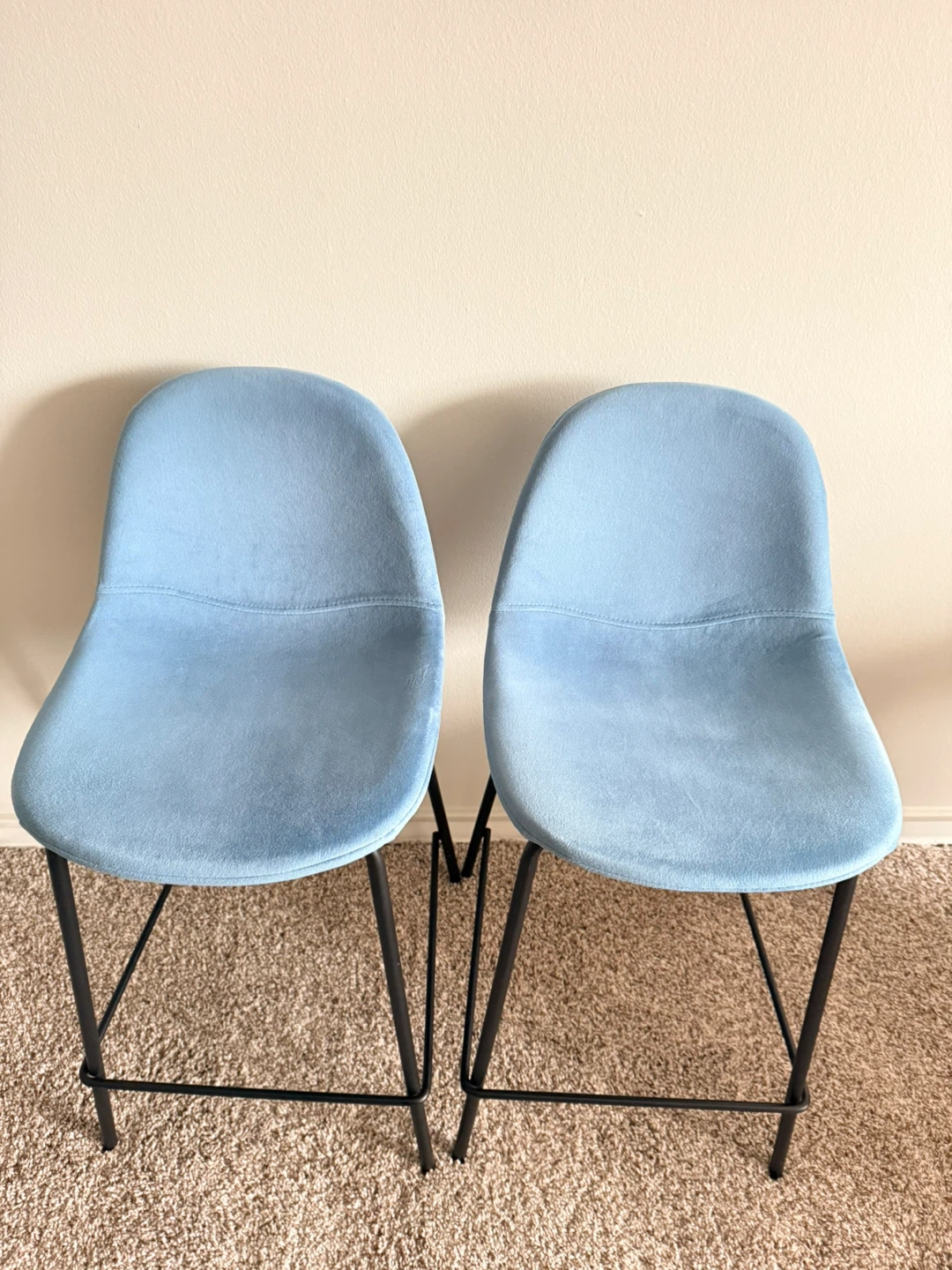 Set of 2 Blue Velvet Counter Stools