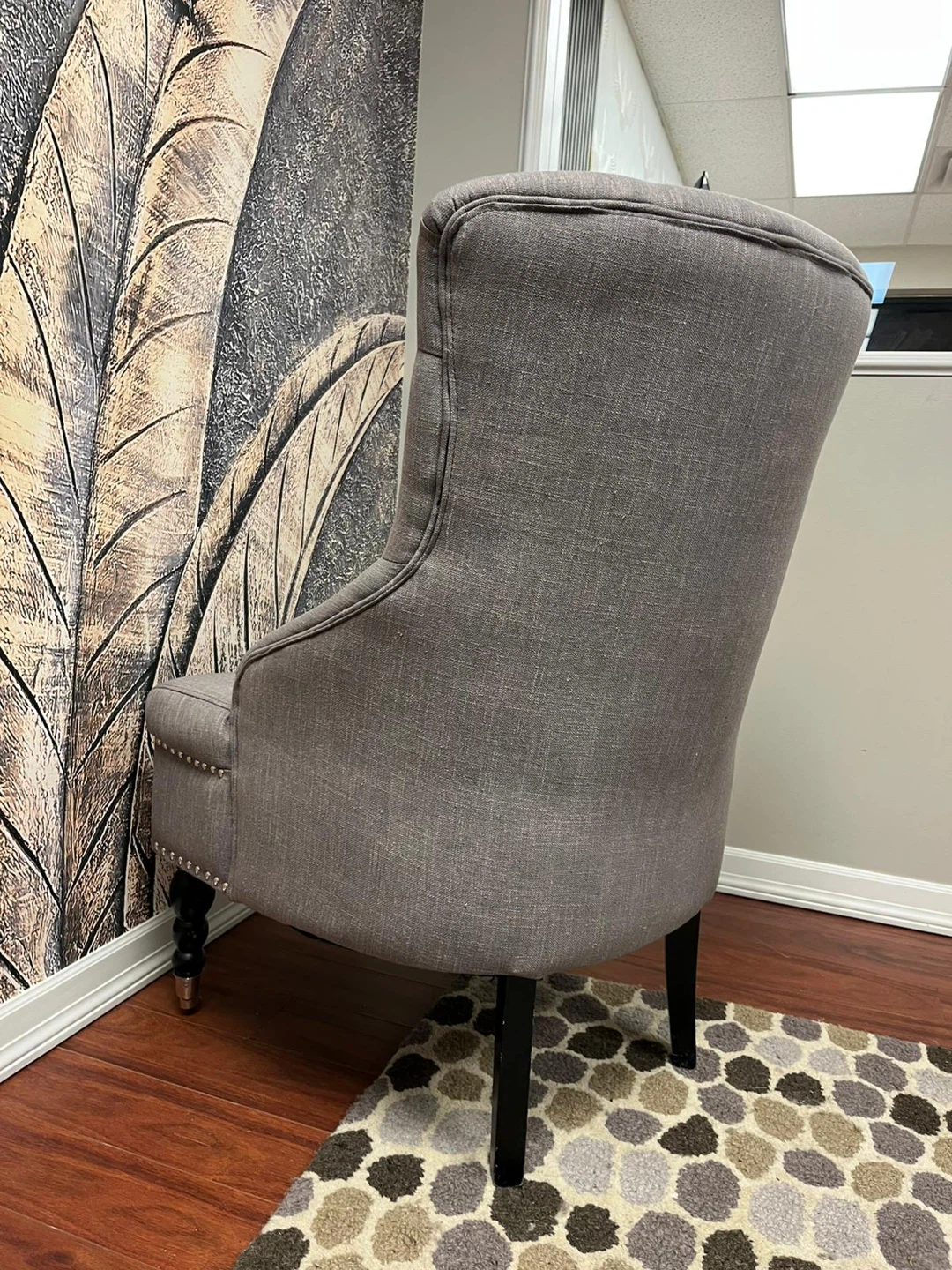 2 Grey Tufted Accent Chairs - photo 4