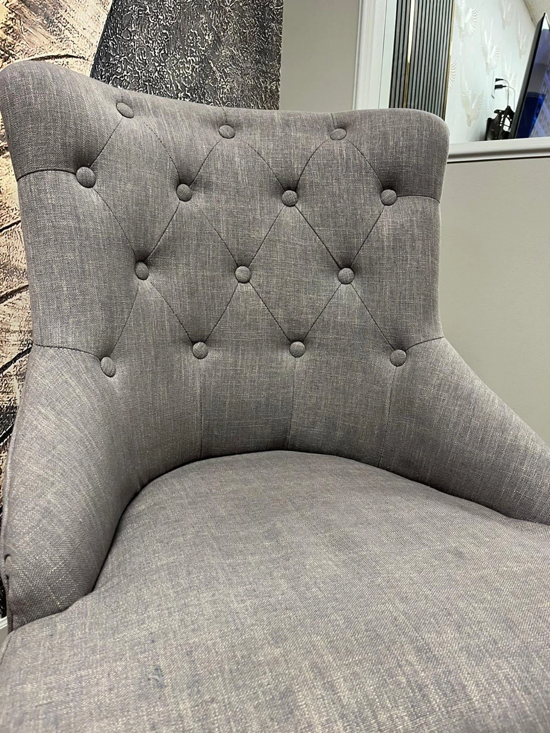 2 Grey Tufted Accent Chairs - photo 5