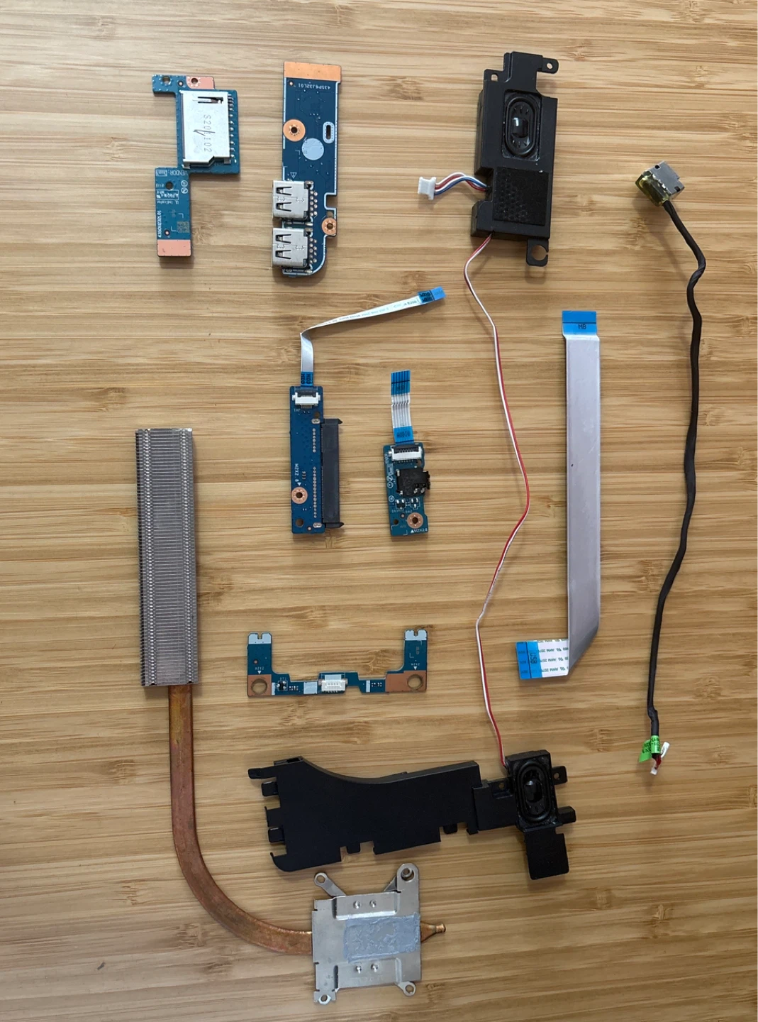 HP 15-gw0008ca laptop Parts Lot - photo 5