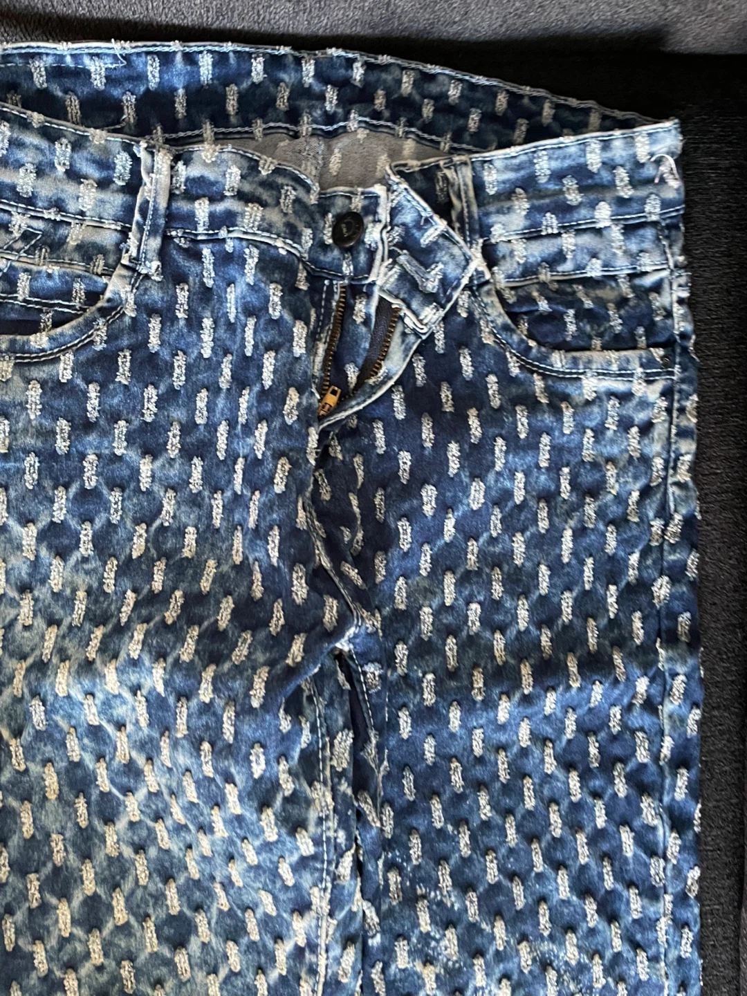 Distressed Studded Blue Wash Jeans - photo 3
