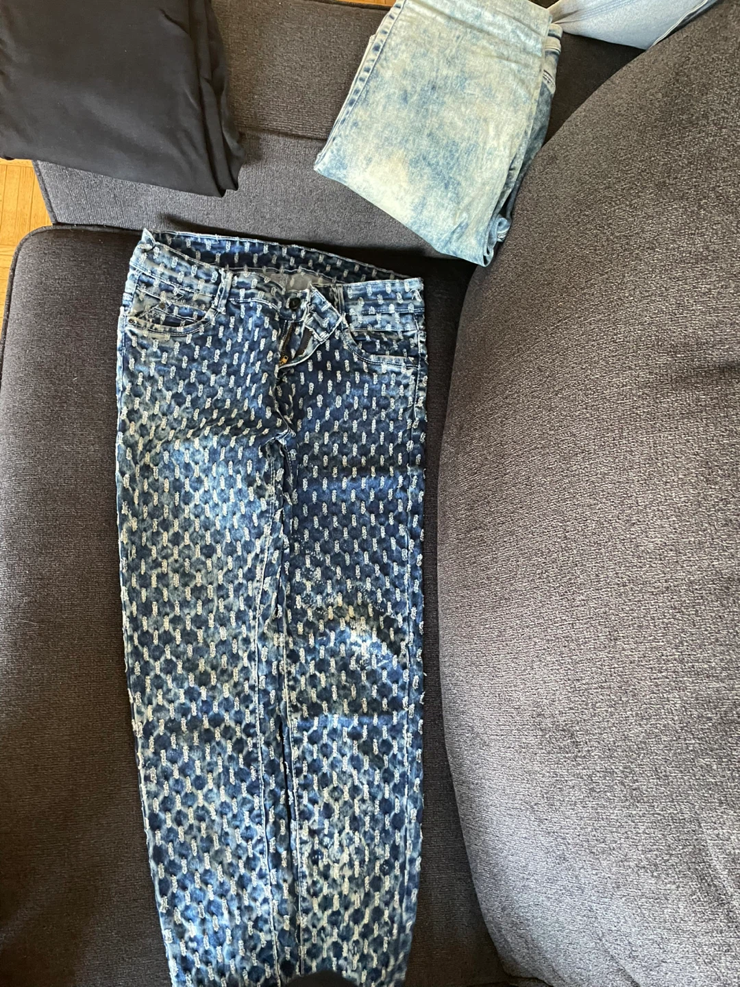Distressed Studded Blue Wash Jeans