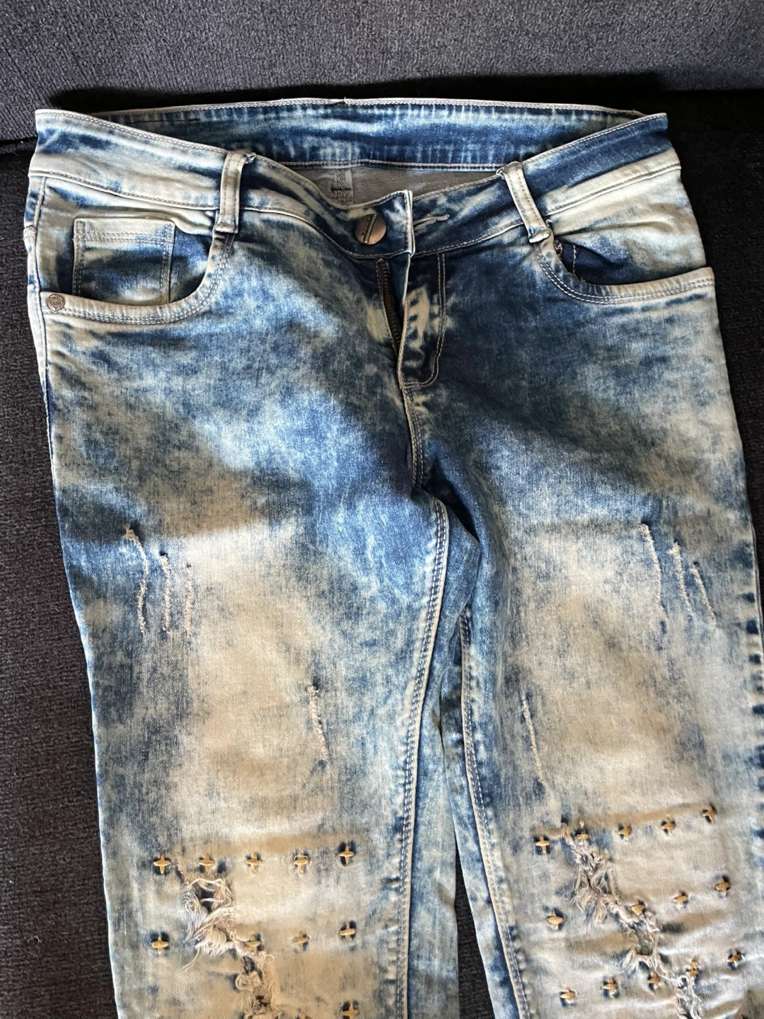 Distressed Studded Blue Wash Jeans - photo 5