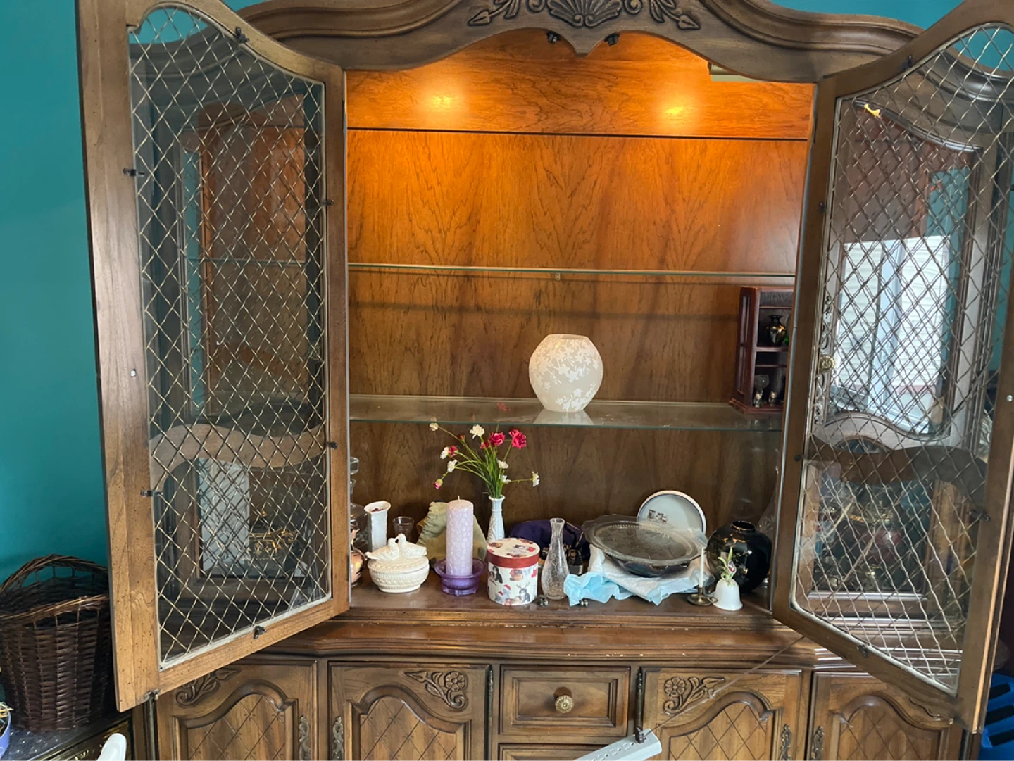 China cabinet - photo 2