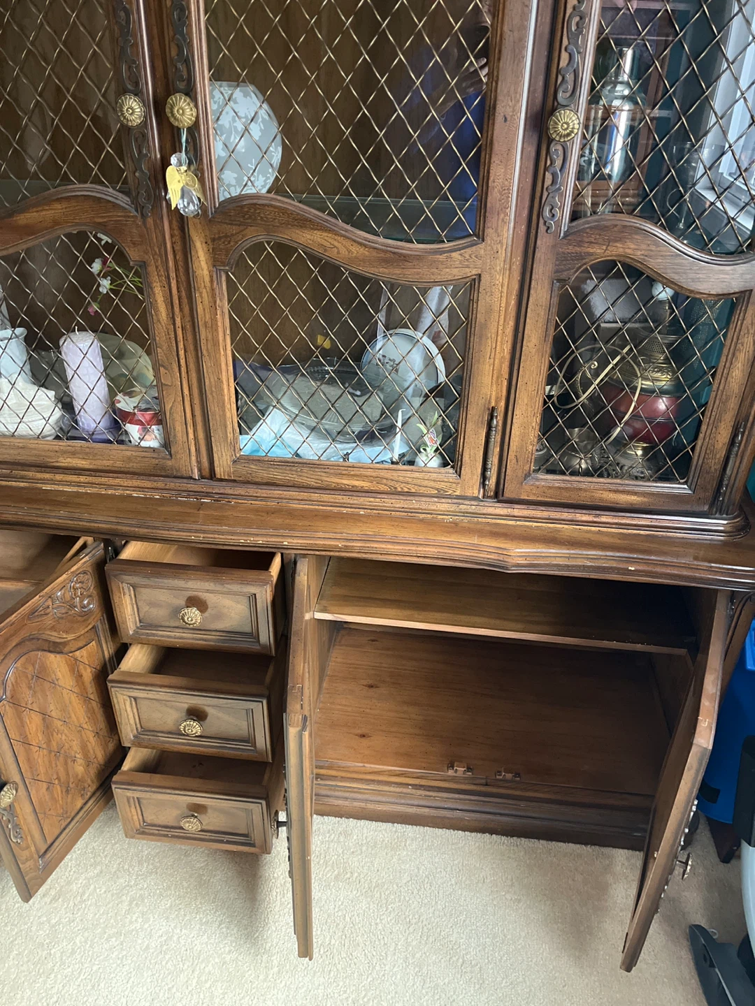 China cabinet - photo 4