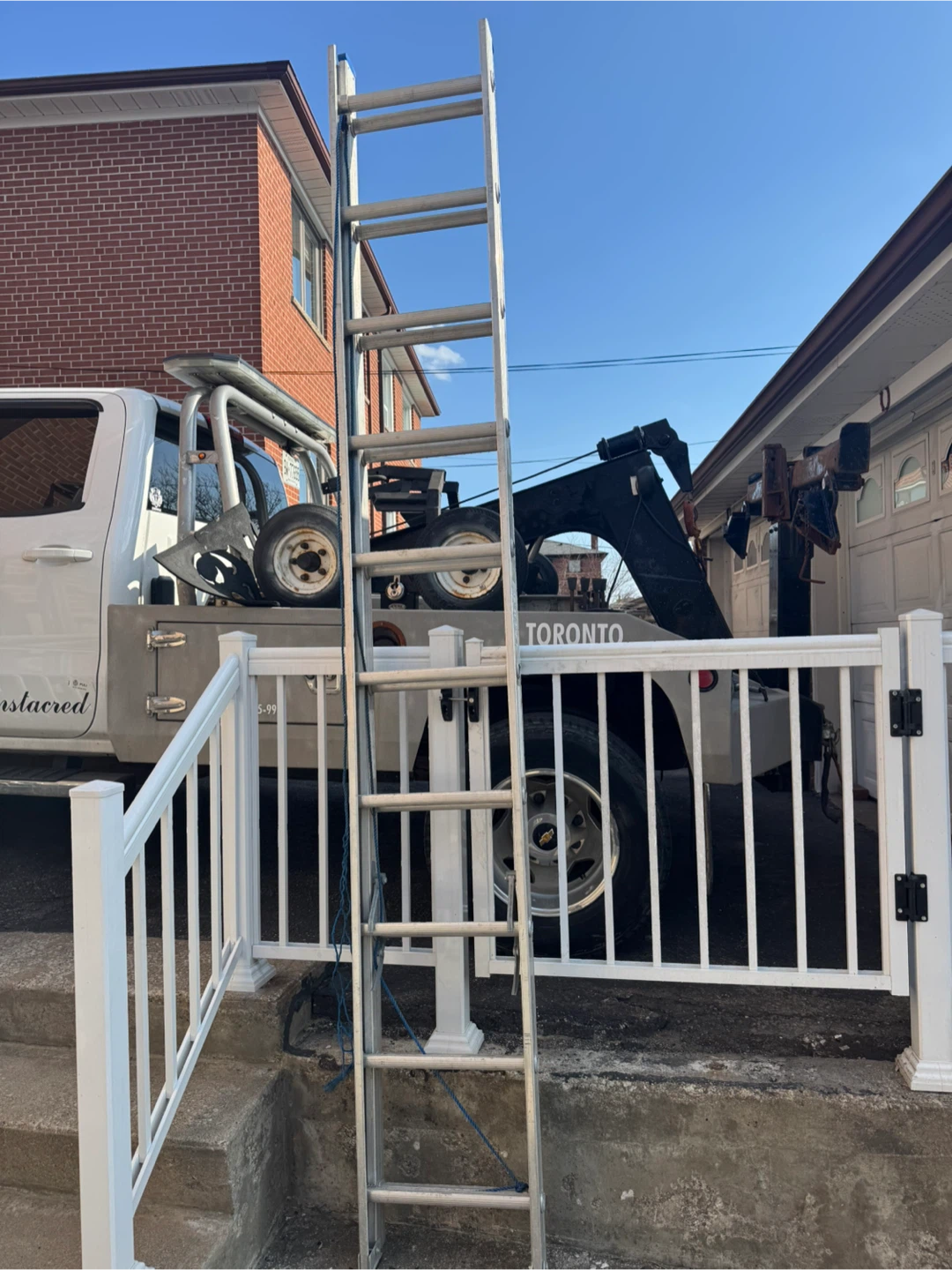 Aluminum Extension Ladder - photo 3