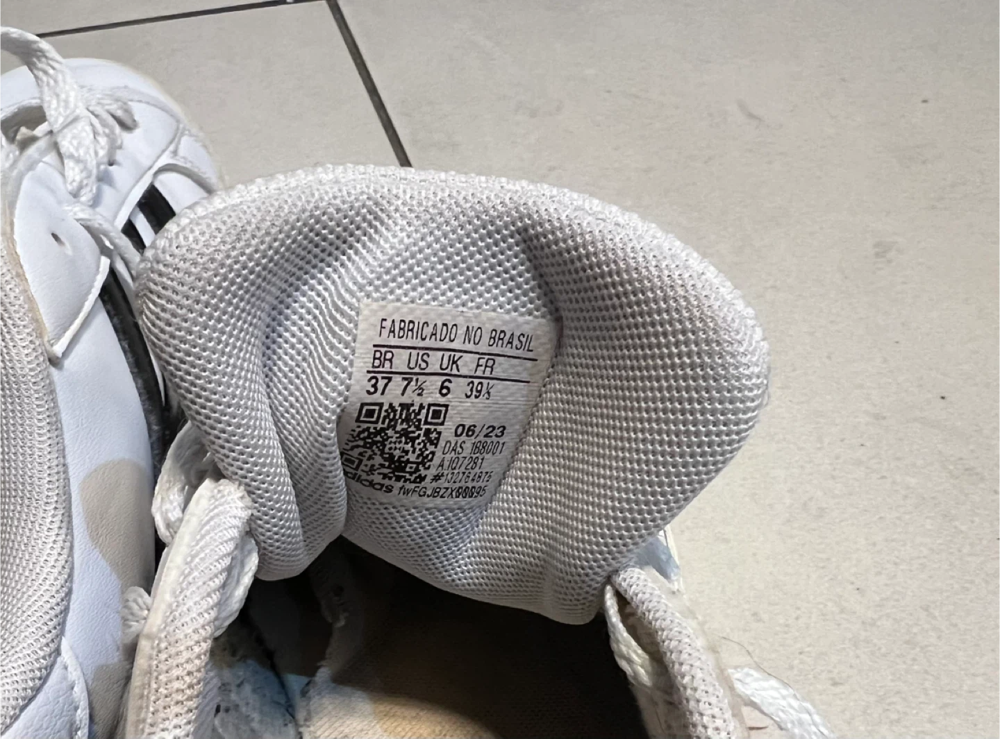 Adidas Sneakers White/Black Size 6.5 UK🥕 - photo 3