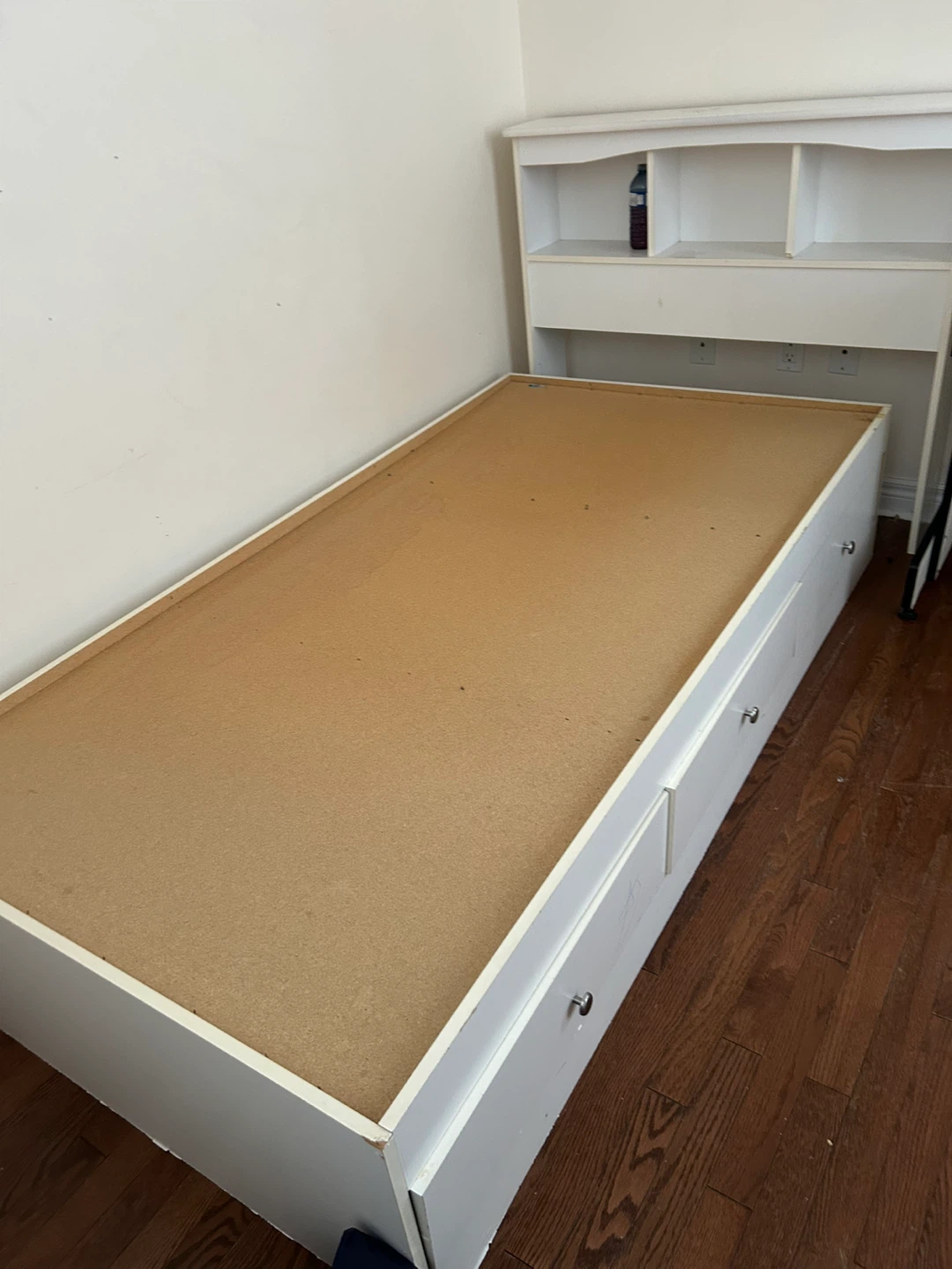 🥕White Twin Storage Bed with Headboard - photo 3