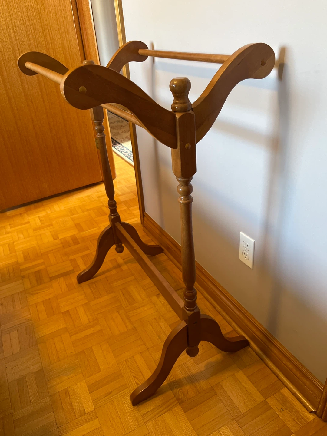 Wooden Quilt Rack / Towel Holder - photo 2
