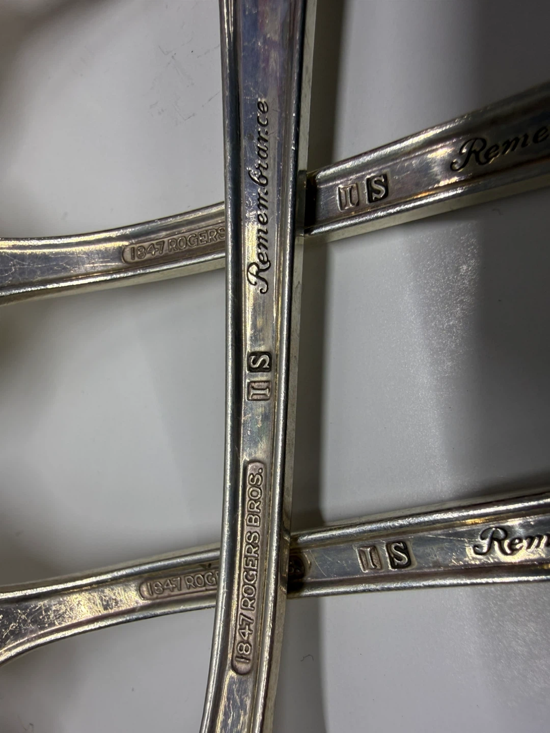 1847 Rogers Bros Remembrance Silverplate Flatware Set 6 - photo 4