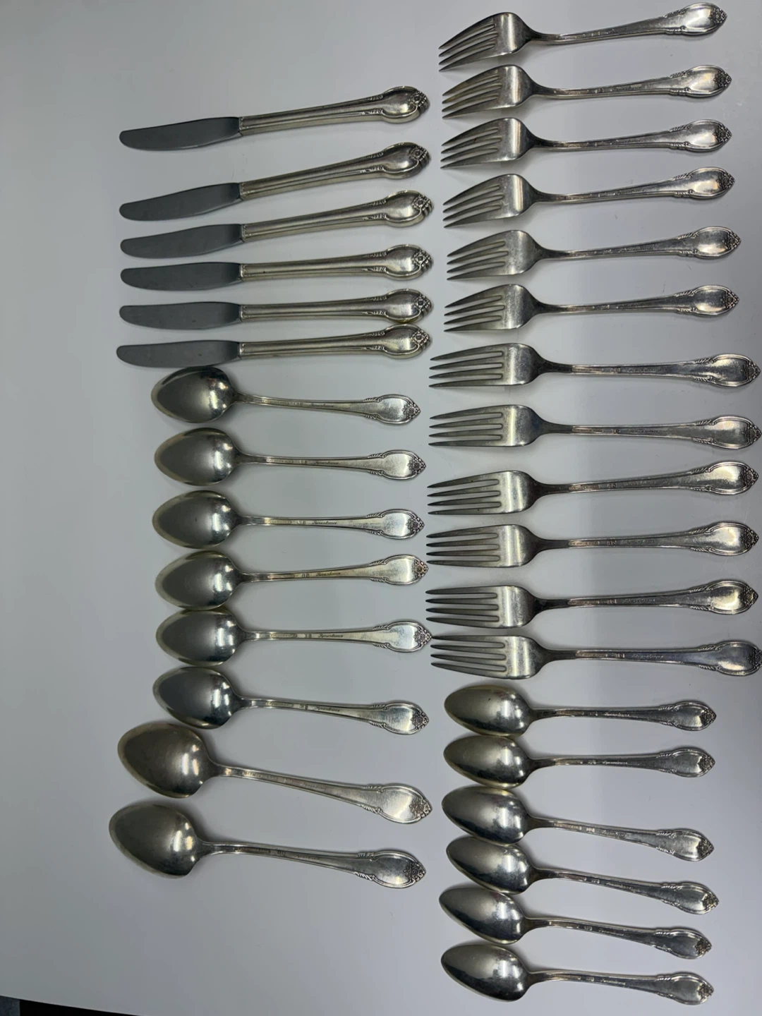 1847 Rogers Bros Remembrance Silverplate Flatware Set 6 - photo 5