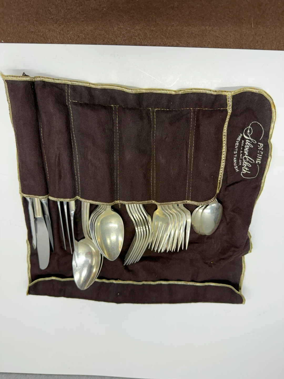 1847 Rogers Bros Remembrance Silverplate Flatware Set 6 - photo 3