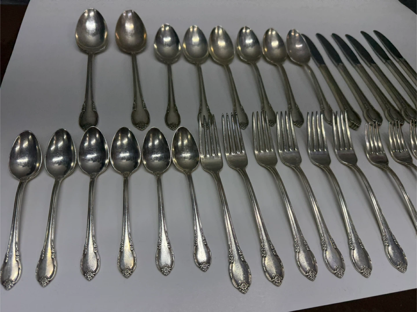 1847 Rogers Bros Remembrance Silverplate Flatware Set 6 - photo 2