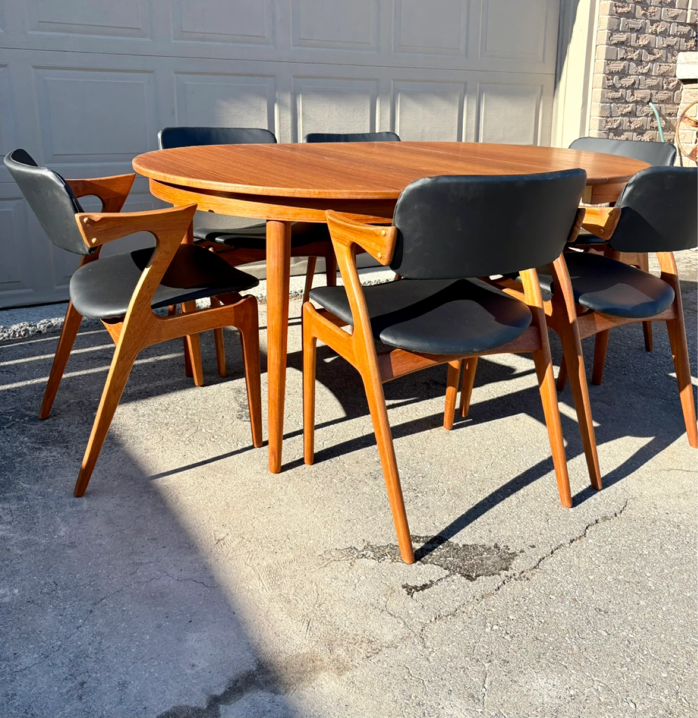 Set of 6 Mid-Century Modern Teak & Black Leather Dining Chairs - photo 2
