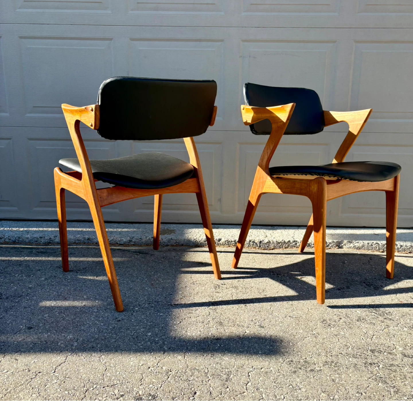 Set of 6 Mid-Century Modern Teak & Black Leather Dining Chairs - photo 5