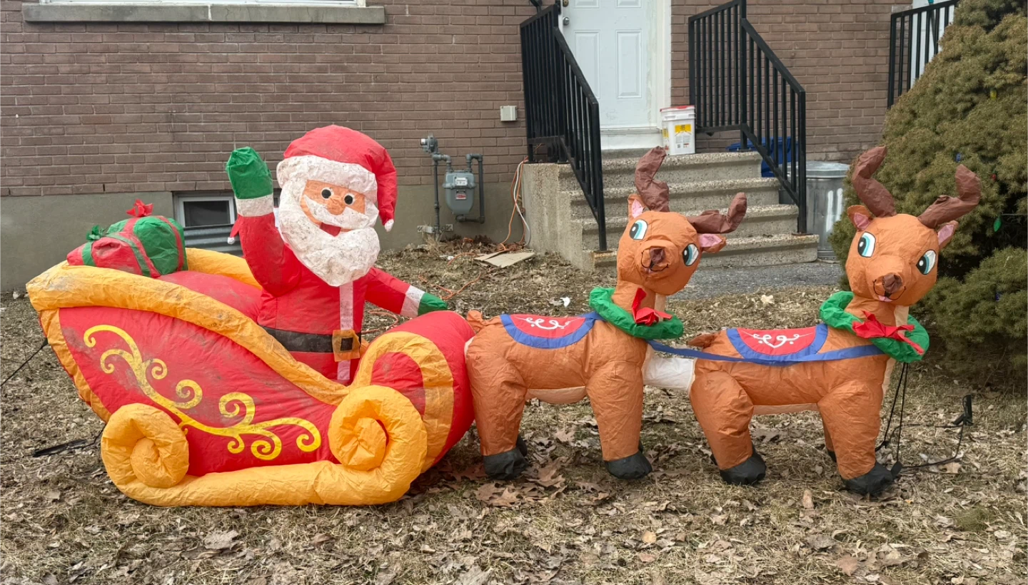 Inflatable Christmas exterior decoration