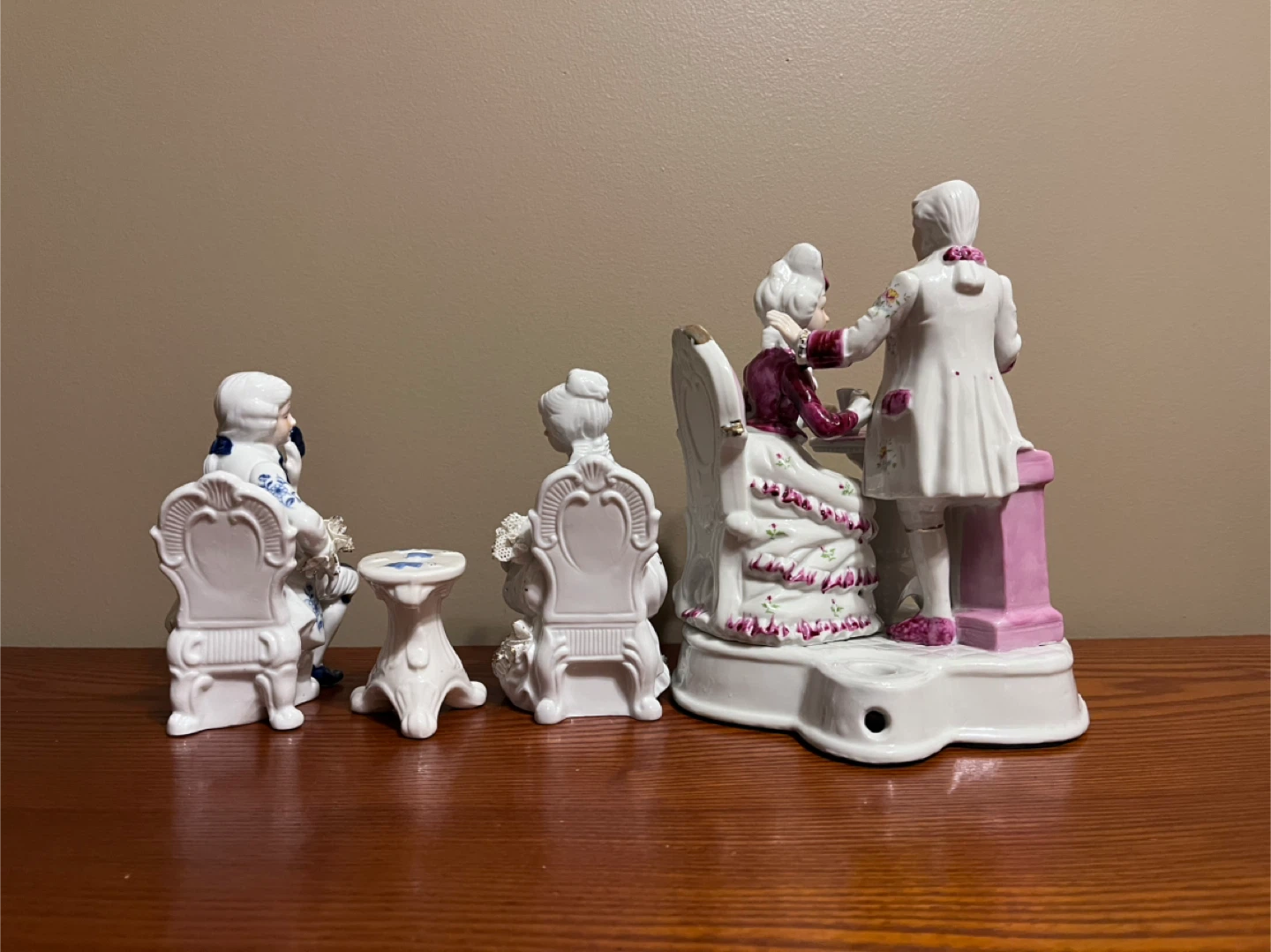 VINTAGE VICTORIAN PORCELAIN FIGURINES (Read description) - photo 2