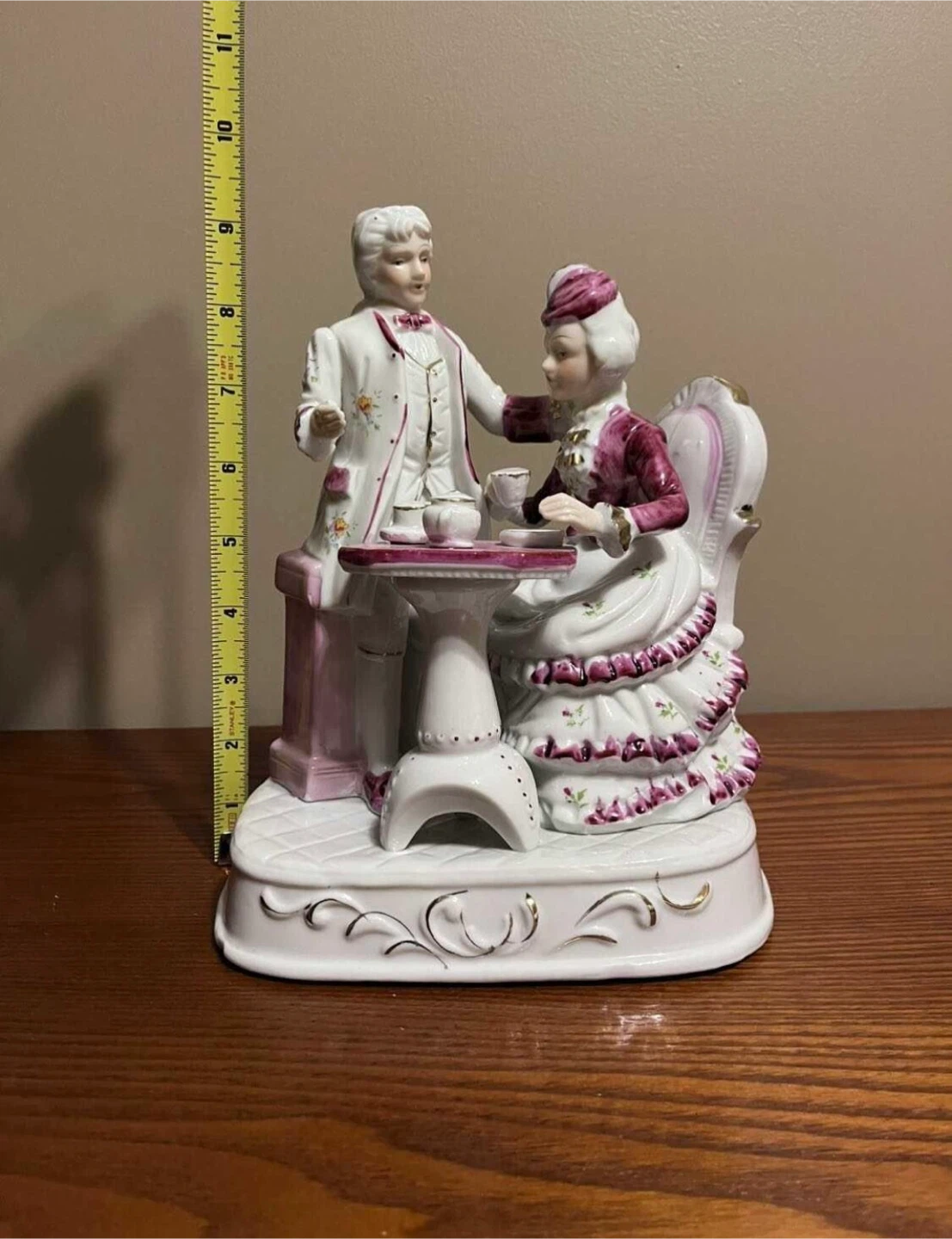 VINTAGE VICTORIAN PORCELAIN FIGURINES (Read description) - photo 5