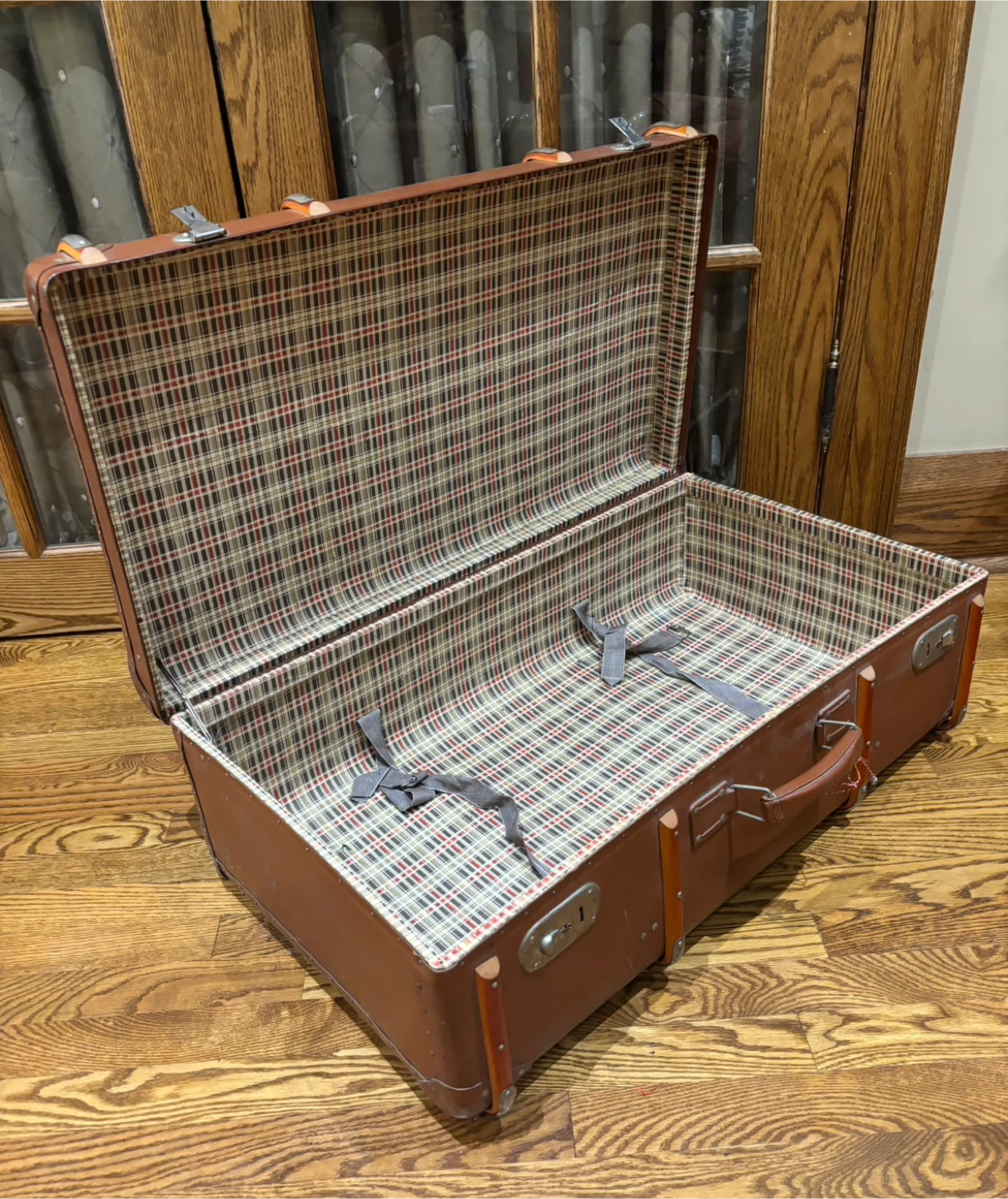 Vintage 1950’s Brown Hard Case Suitcase - photo 2