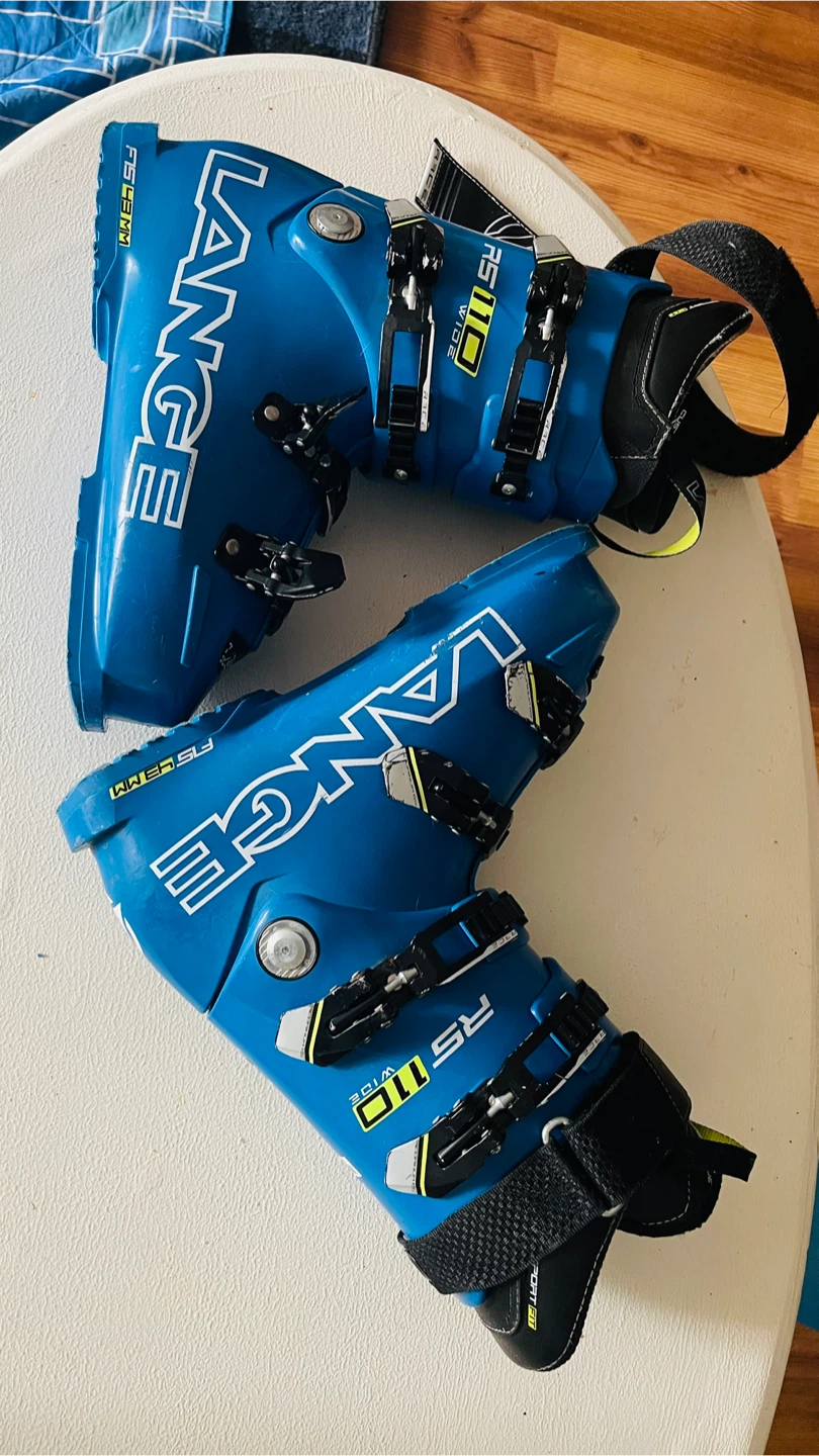 Lange RS 110 Wide Ski Boots