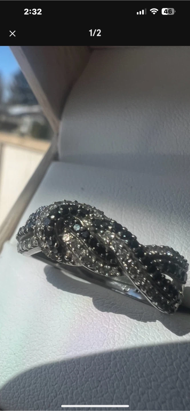 10K White Gold Diamond Ring