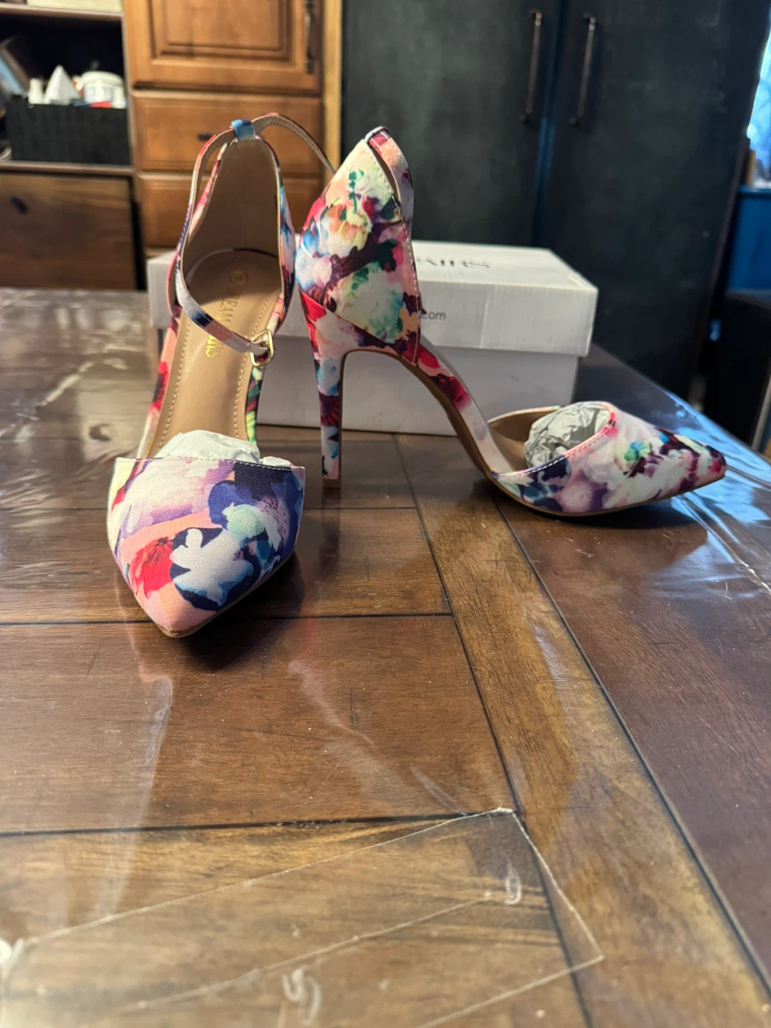 Dream Pairs Women's Floral Print Heels Size 9