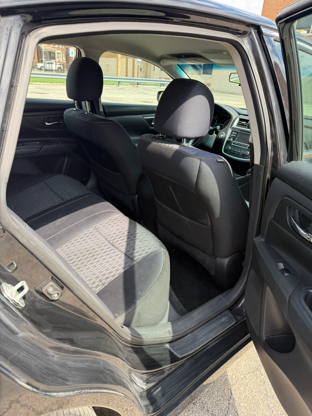 Black 2016  Nissan Altima Sedan - photo 4