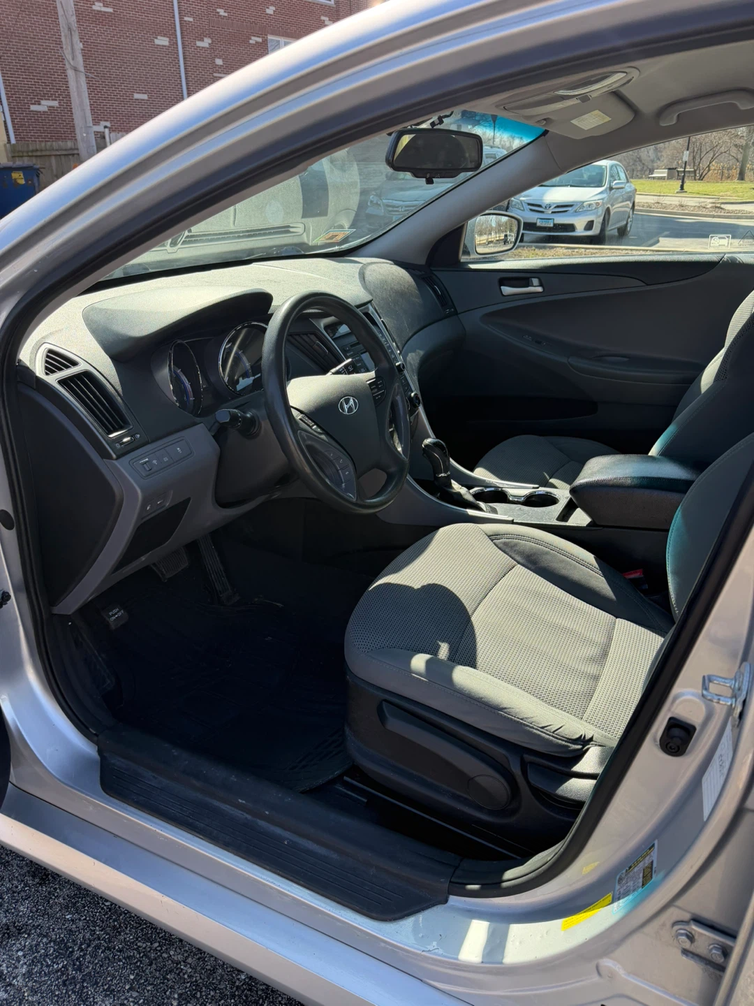 Silver 2014  Hyundai Sonata Sedan - photo 3