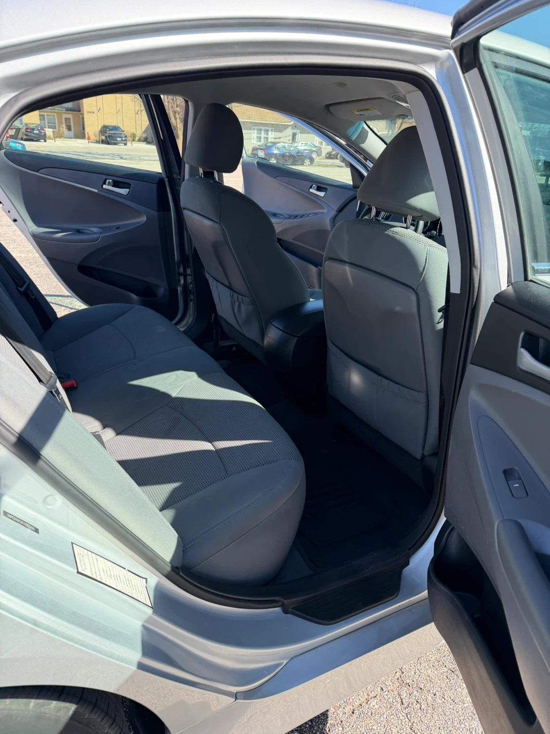Silver 2014  Hyundai Sonata Sedan - photo 5