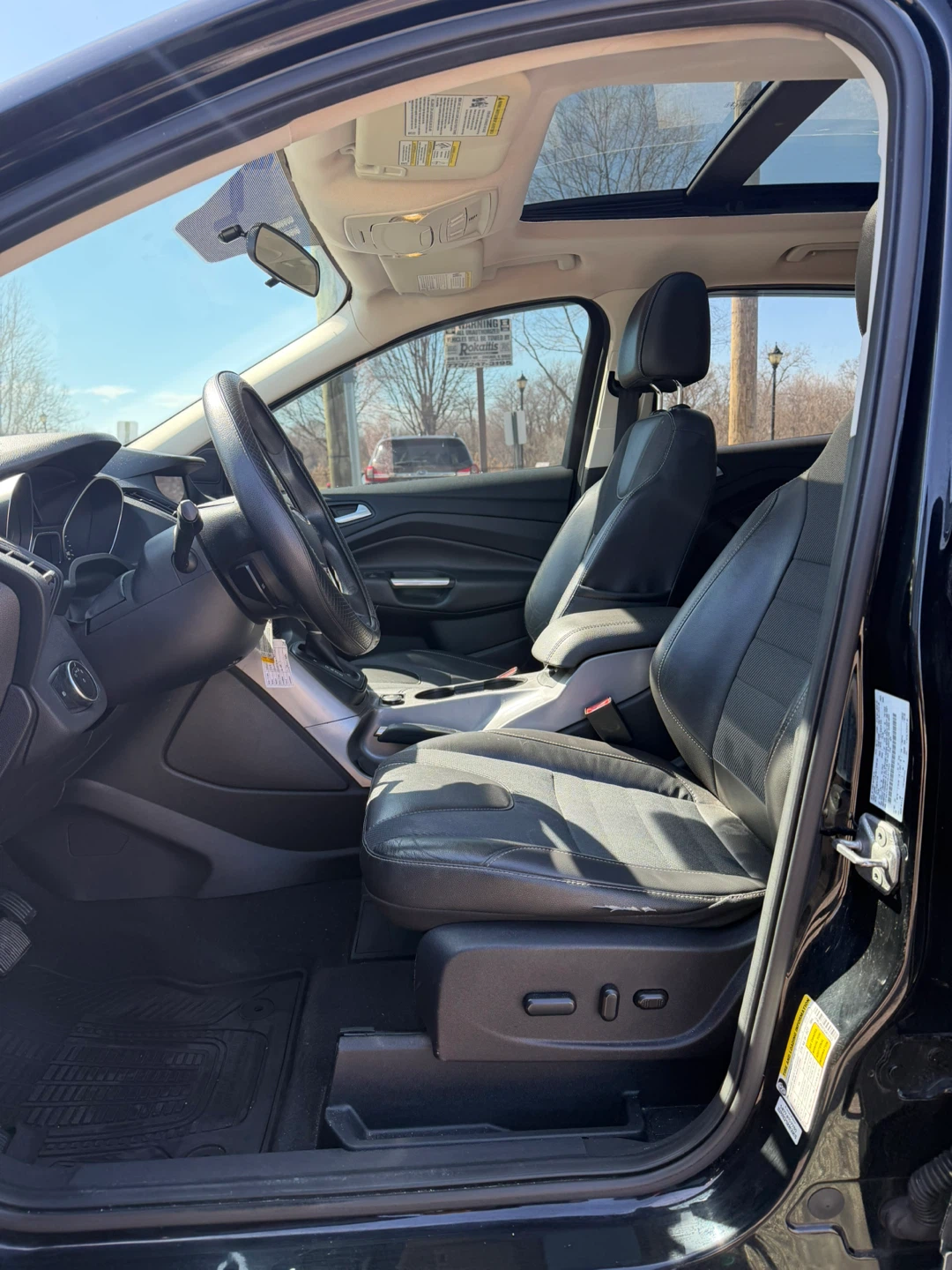 Black 2016 Ford Escape SE EcoBoost 4WD SUV - photo 4