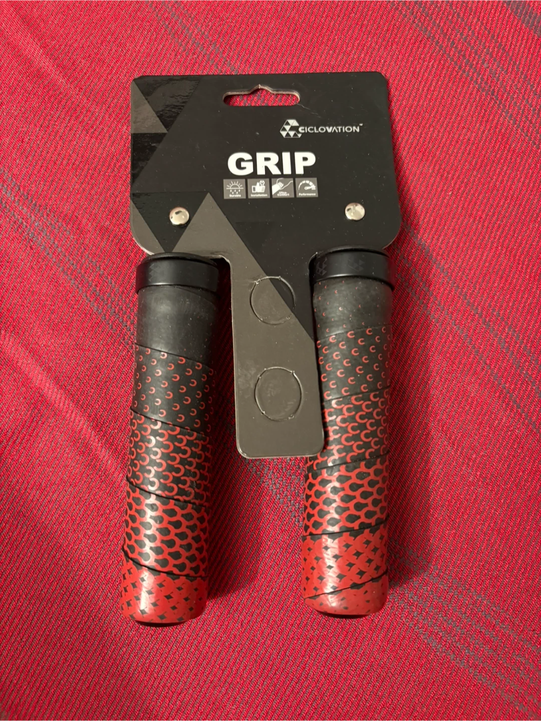 CiclOvation "Trail Grip" Bike Handlebar Grips - Red/Black