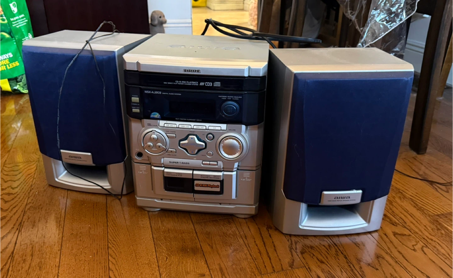 Aiwa NSX-A203 CD Stereo System with Speakers and Remote - photo 2