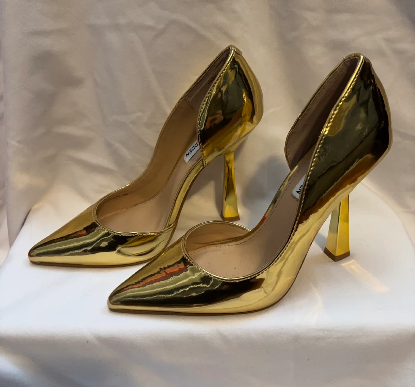 Steve Madden Damzil Women's Metallic Pointed Toe Pumps