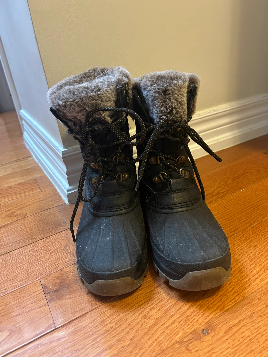 Storm by Cougar Black Winter Boots Size 8