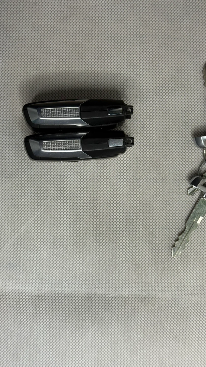 OEM RAM 1500 Smart Key Fobs + Emergency Keys (2019-2024) - photo 3