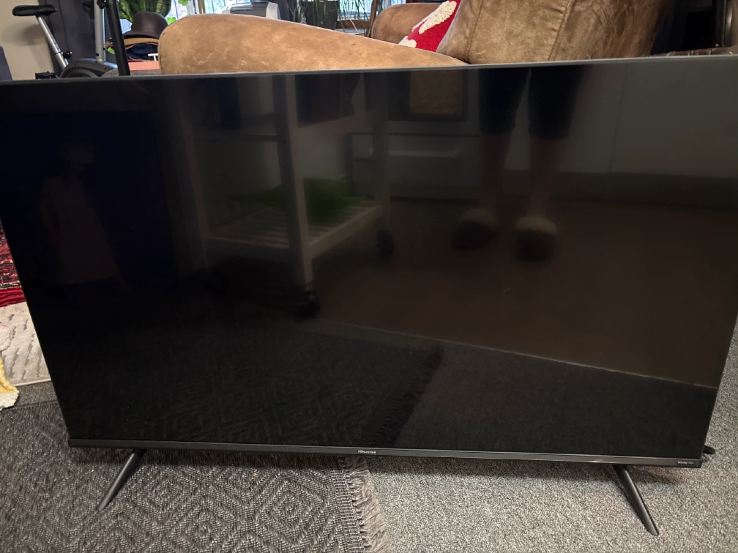 🥕43” Hisense 4K HDR Smart TV