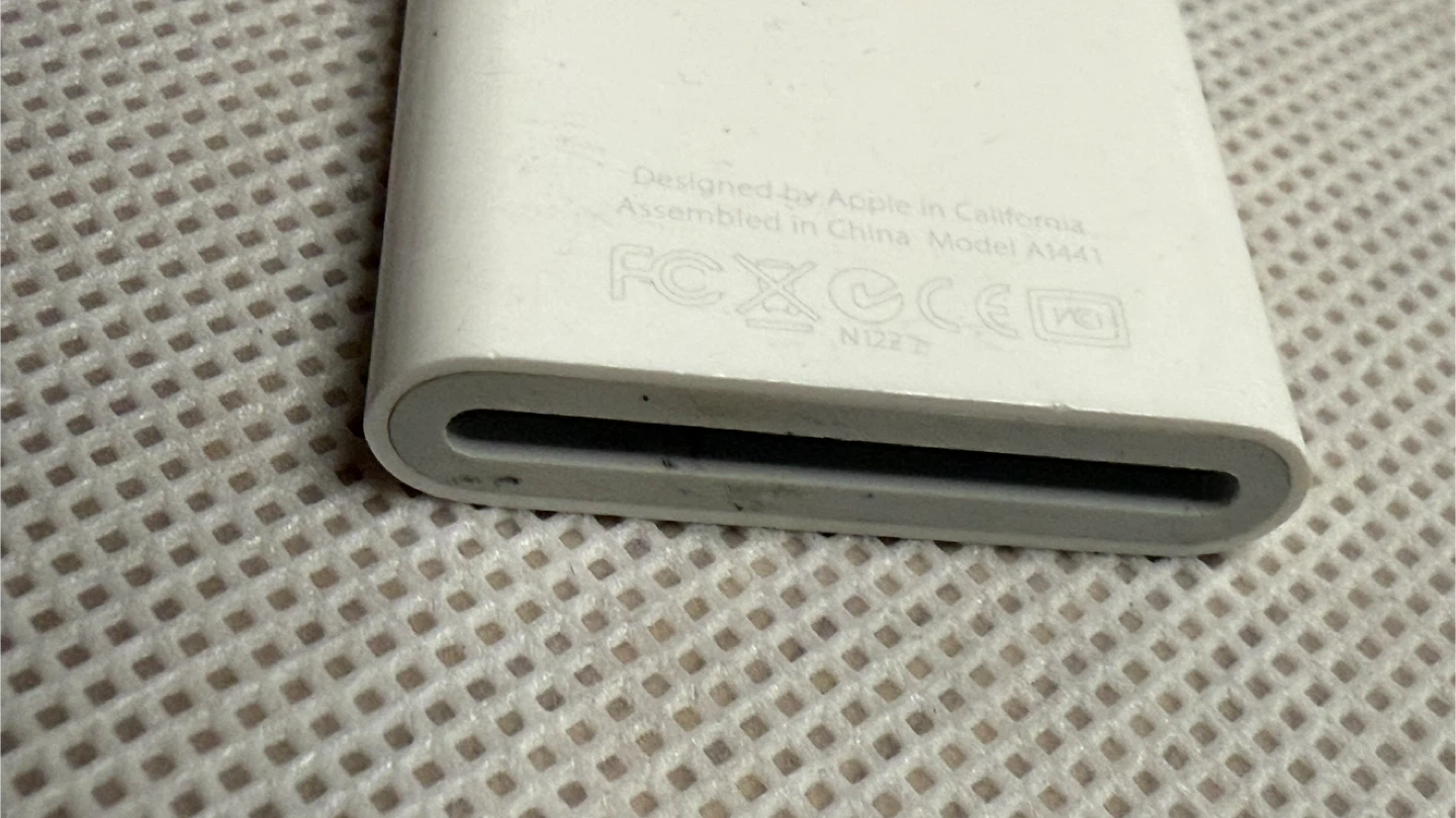 Official Apple Lightning to SD Card Reader - photo 3