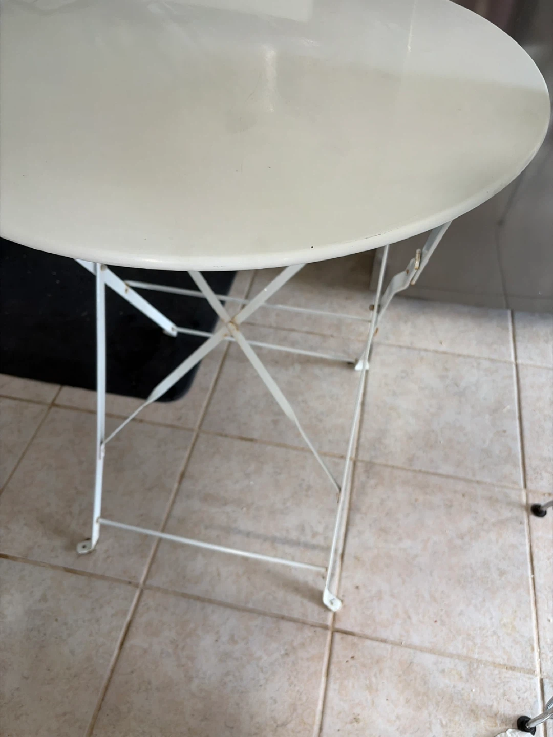 Two white dinning chairs and free round table - photo 4